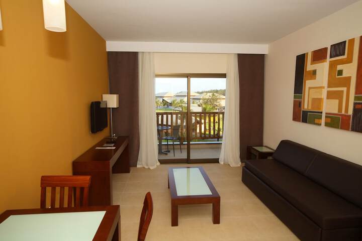 Room 3 of 97