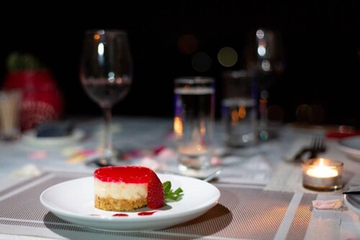 Dining 70 of 72
