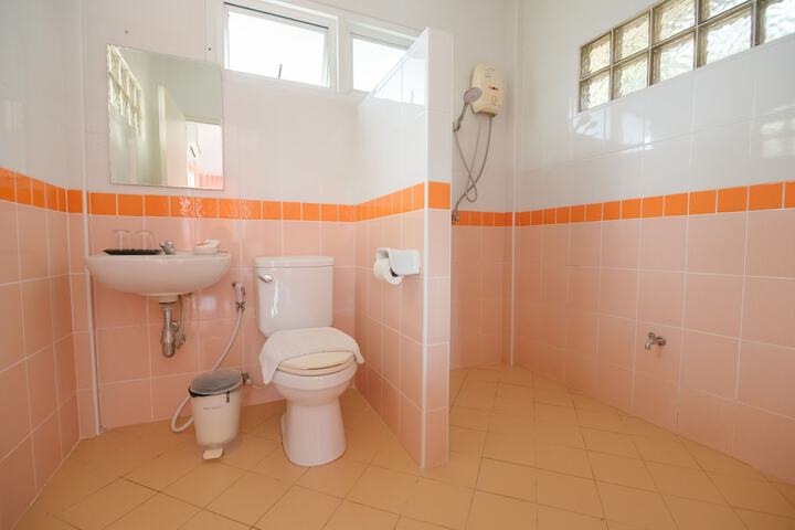 Room 45 of 104