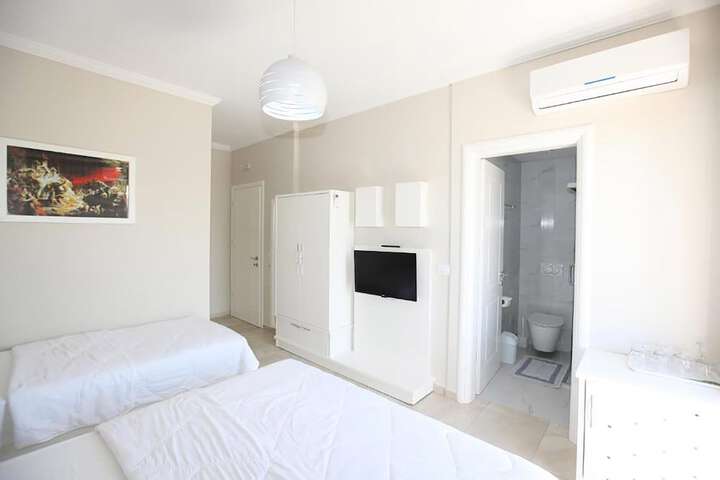 Room 14 of 46