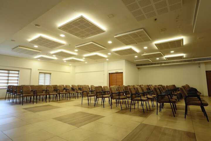 Ballroom/Hall 7 of 8