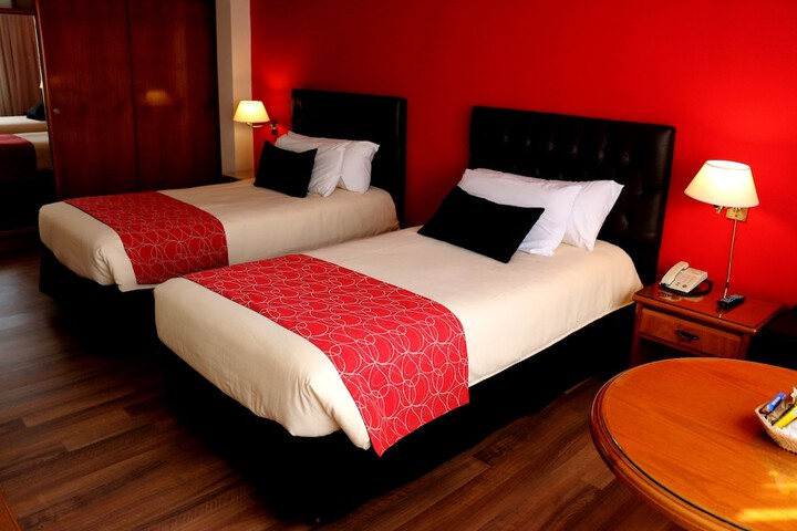 Room 28 of 103