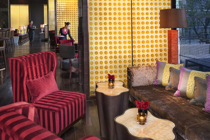 Lounge 88 of 102