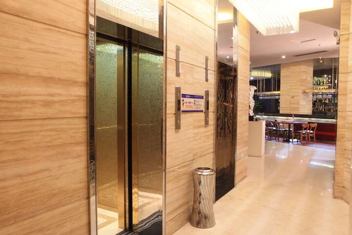 Hotel Interior 9 of 70