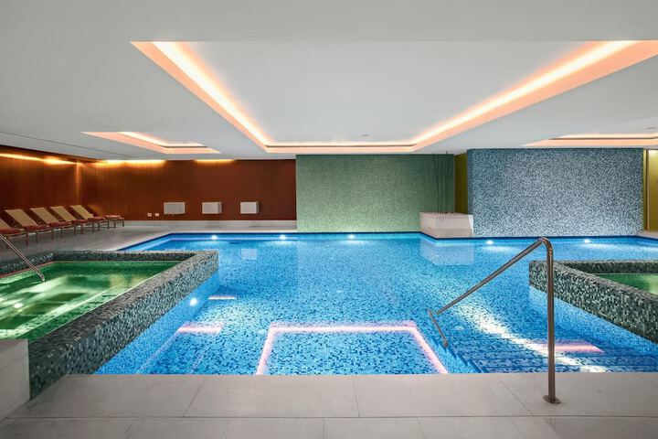 Pool 21 of 56