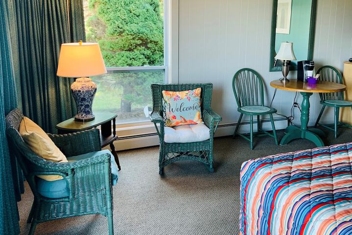 Room 11 of 24