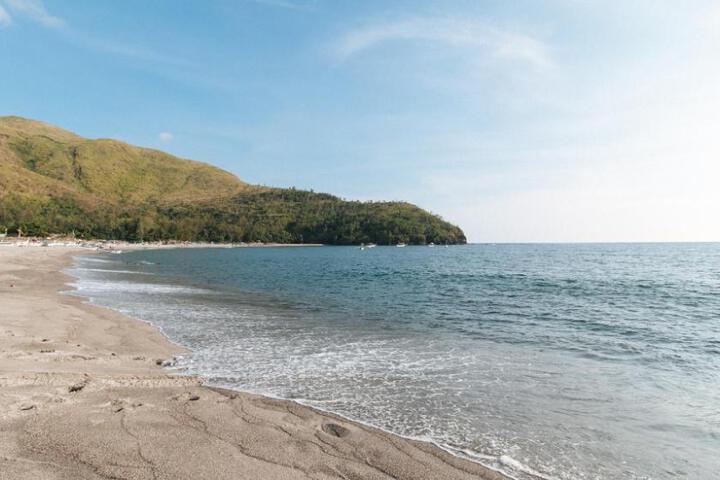 RedDoorz Hostel at Megans Paradisio Beach Resort