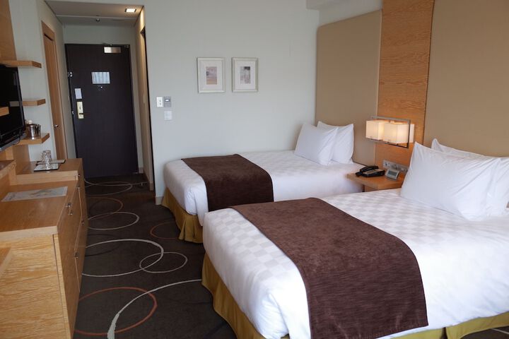 Room 6 of 239