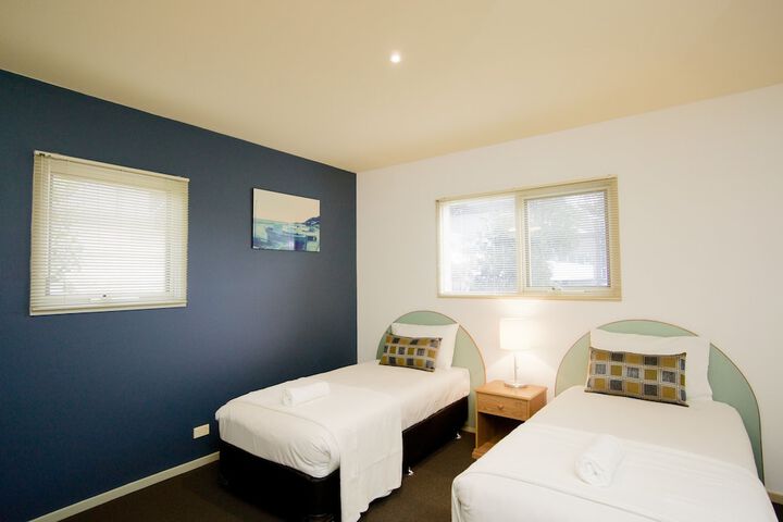 Room 9 of 28
