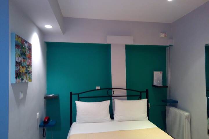 Room 32 of 71