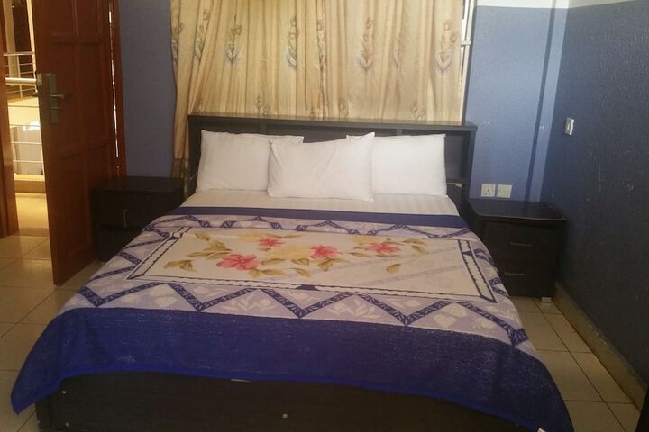 Room 7 of 17