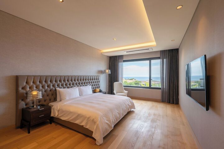 Room 6 of 57