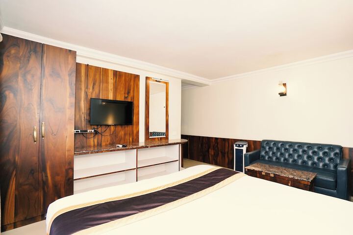 Room 14 of 80