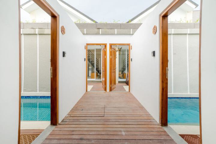 Pool 23 of 28