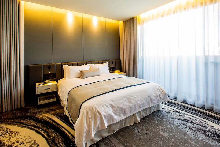 Room 2 of 47