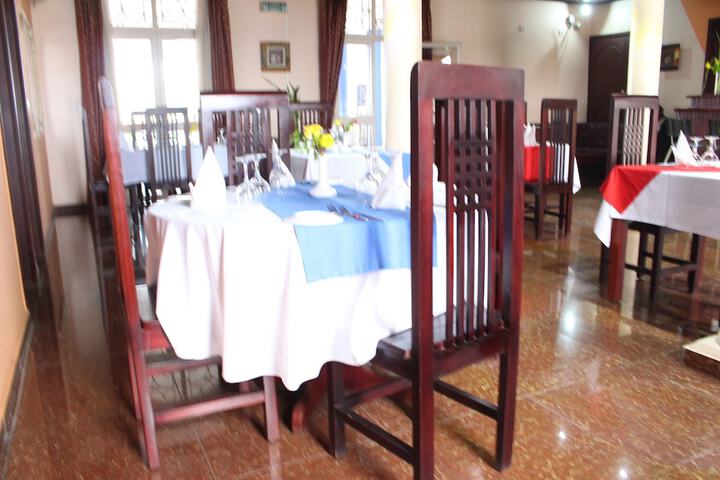 Dining 45 of 56