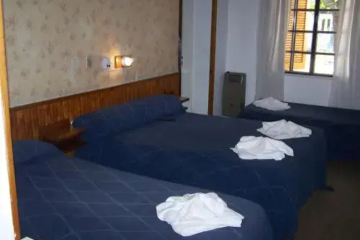 Room 2 of 10