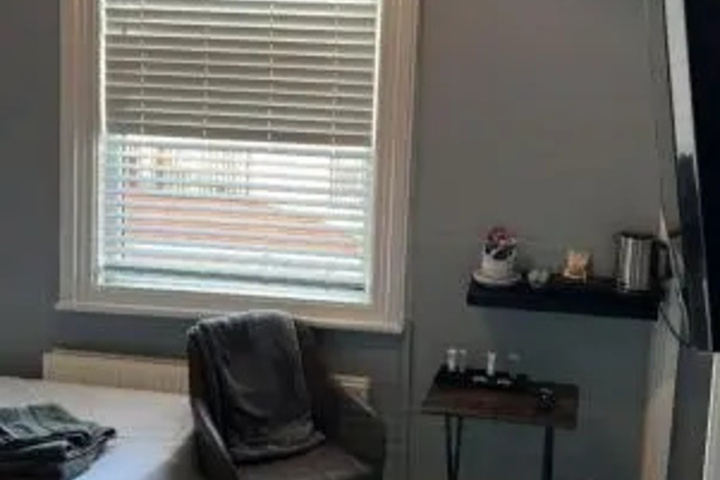 Room 7 of 25