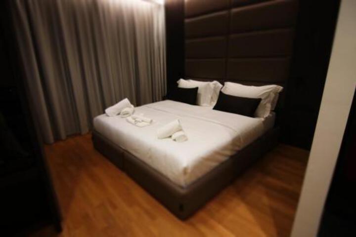 Room 13 of 44