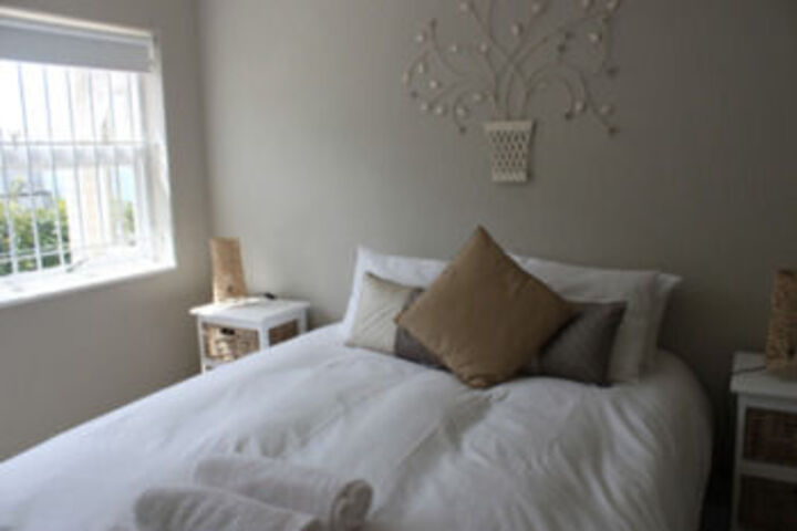 Room 4 of 10