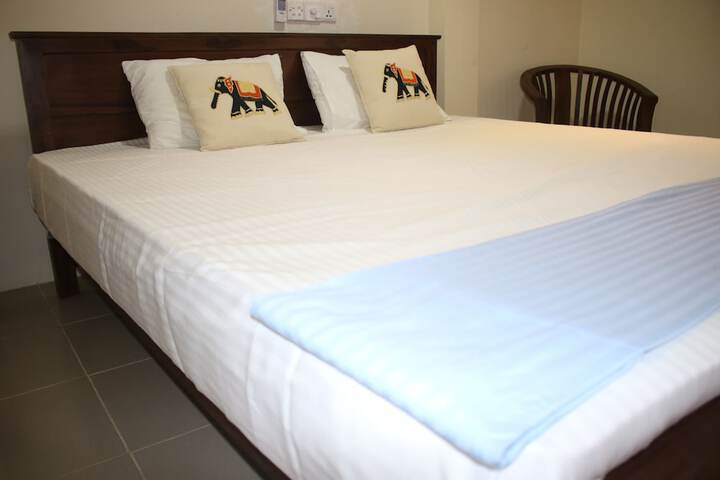 Room 6 of 48