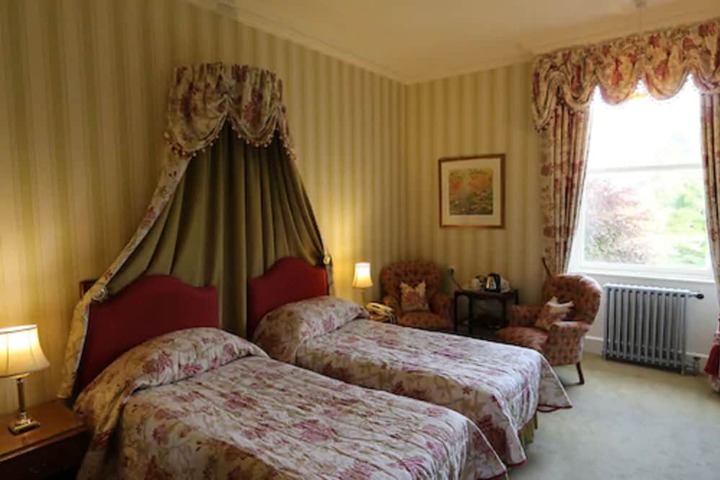 Room 12 of 46