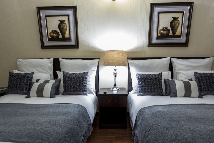 Room 4 of 36