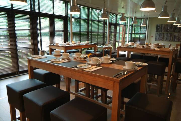 Breakfast/Coffee Service 36 of 74