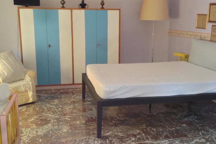 Room 2 of 22