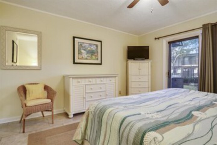 Room 21 of 28