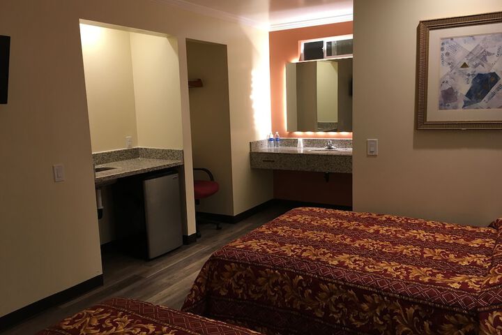 2 Double Bed Room (1 of 14)