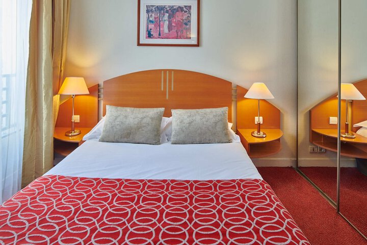 Room 14 of 50