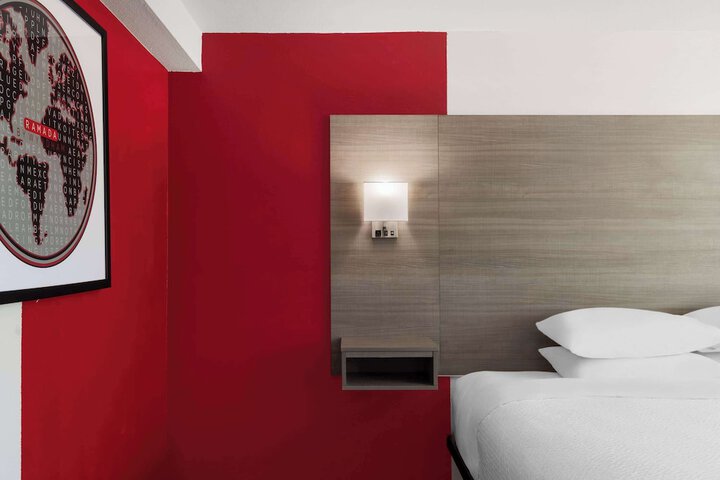 Room 10 of 41