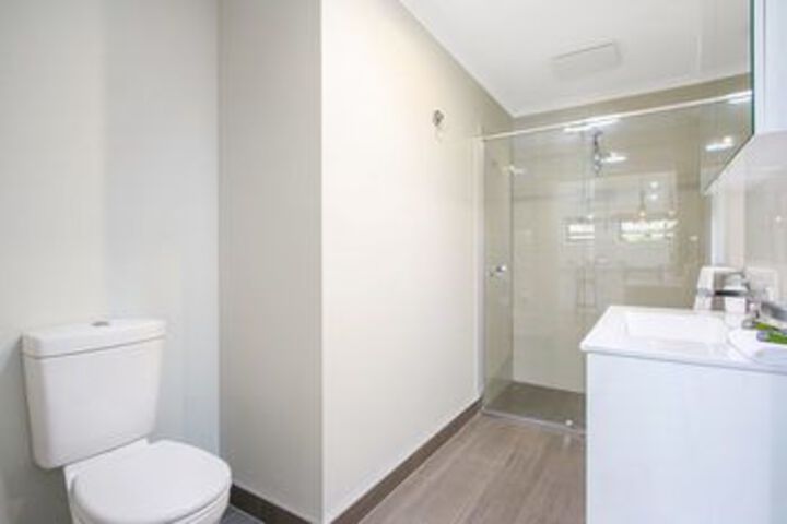 Room 4 of 17
