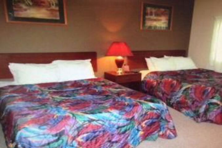 Room 6 of 12