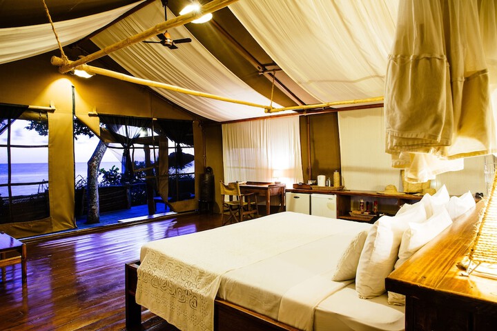 Room 4 of 28