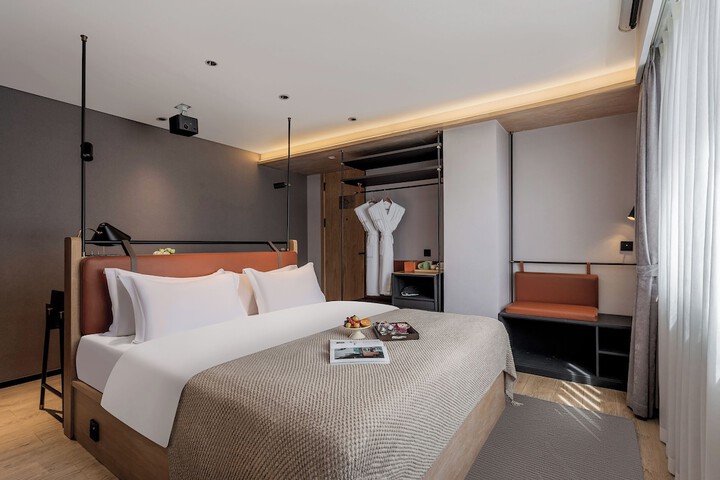 Room 27 of 101