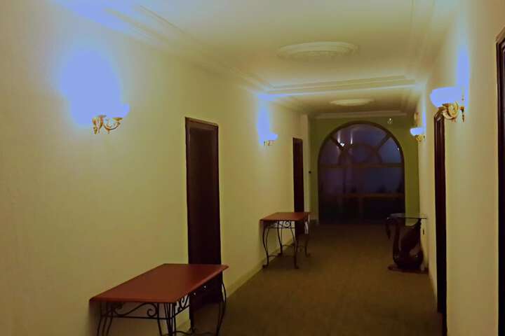 Ballroom/Hall 17 of 24