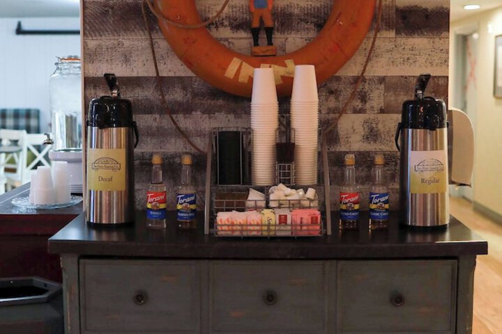 Breakfast/Coffee Service 54 of 61