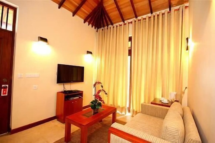 Room 5 of 15