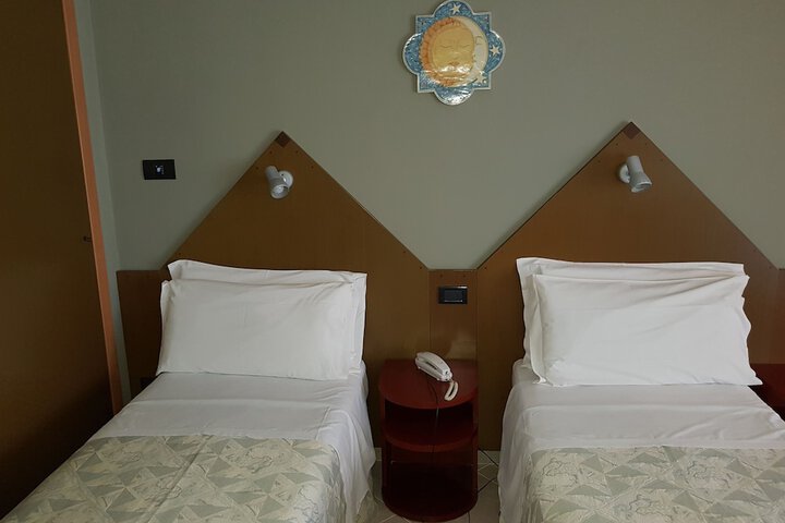 Room 10 of 49