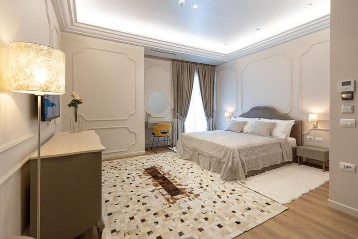 Room 4 of 23