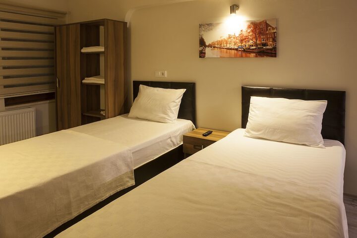 Room 3 of 11