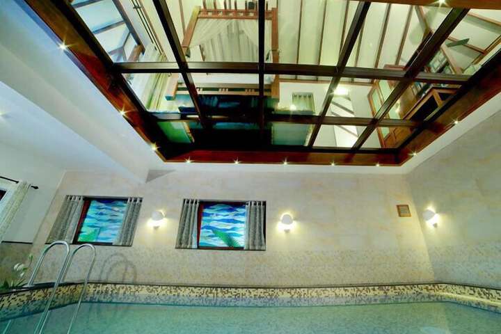 Pool 25 of 51
