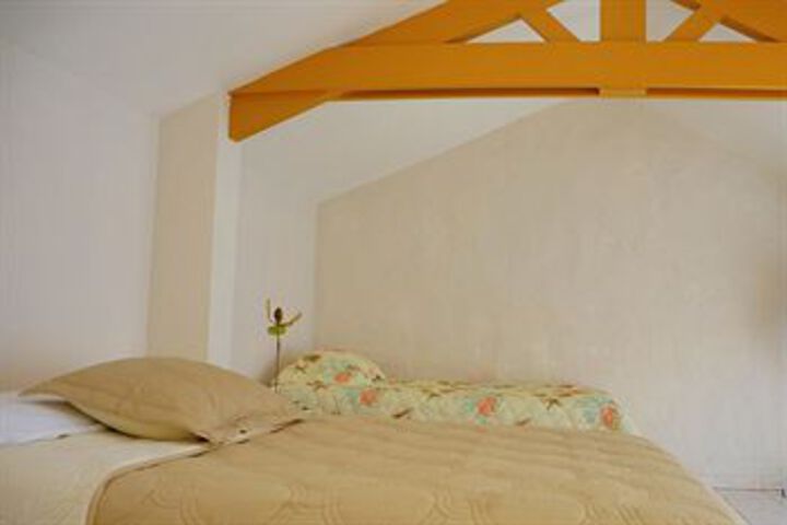 Room 28 of 72