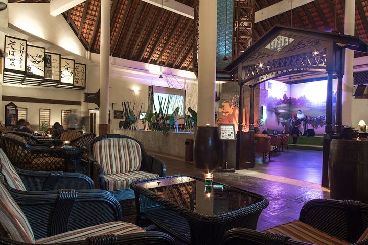 Lounge 57 of 66