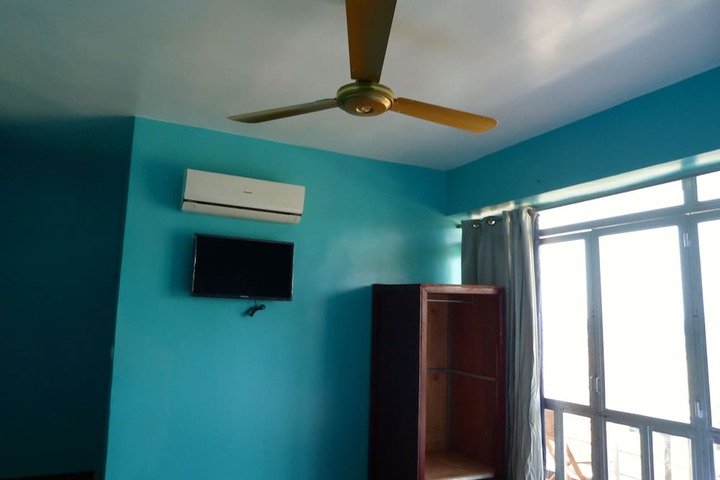 Room 14 of 37