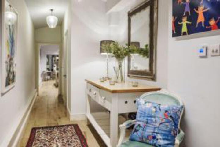Queens Gate Gardens Flat