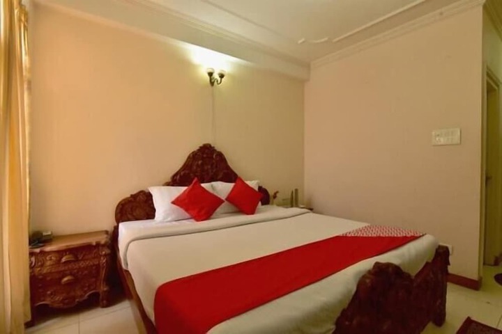 Room 2 of 10
