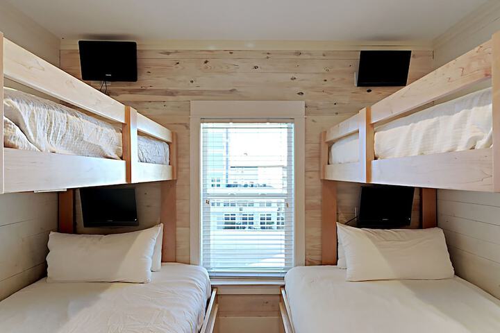 Room 21 of 80